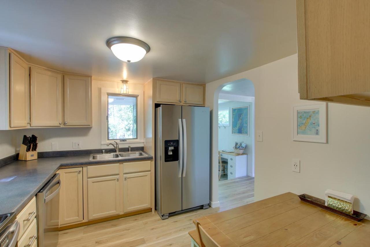 Updated Home With Deck 2 Mi To Sister Bay Beach! Eksteriør billede